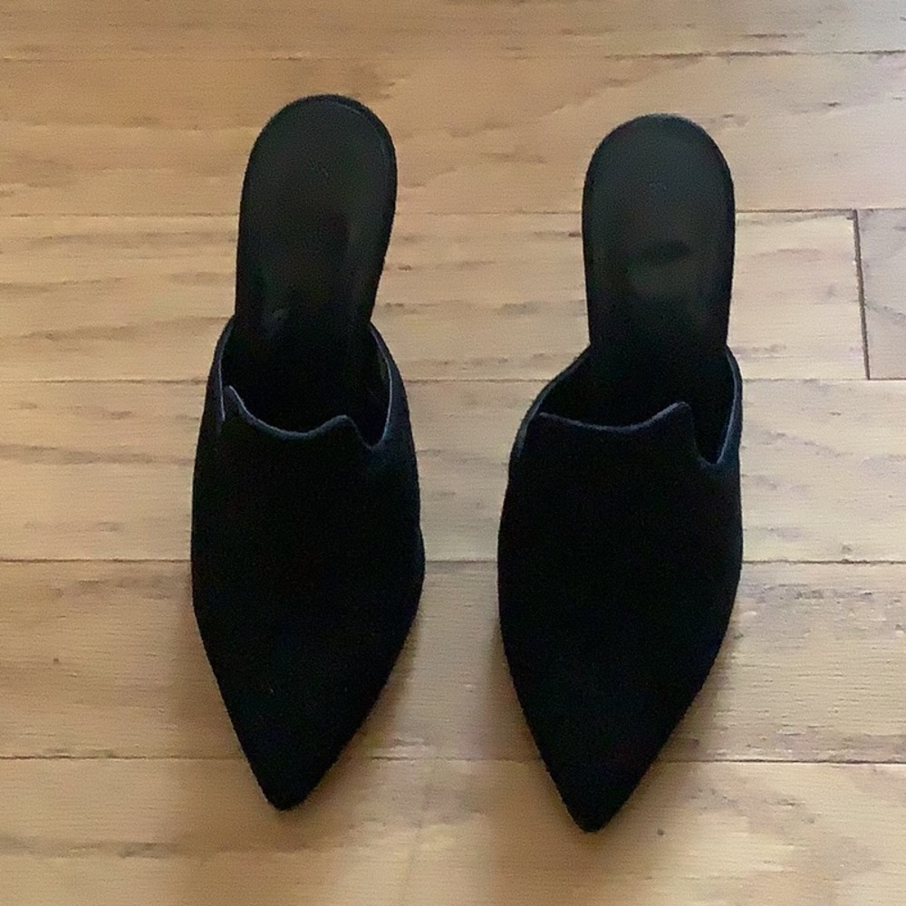 Forever 21 Black Pointed Mules